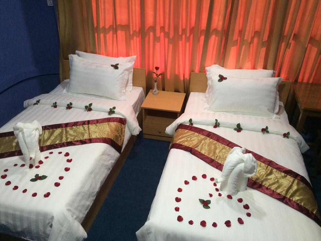 Vacation Hotel Yangon Bagian luar foto