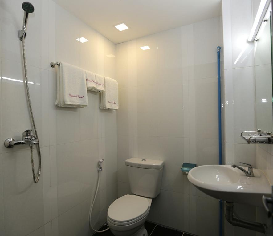 Vacation Hotel Yangon Bagian luar foto