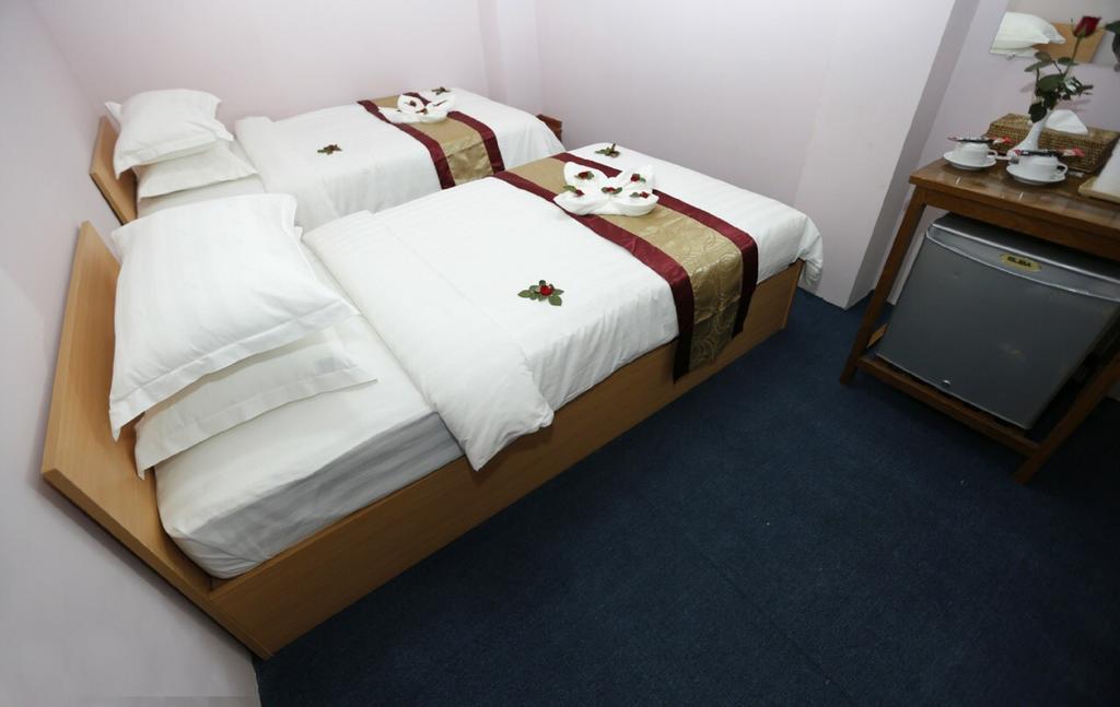 Vacation Hotel Yangon Bagian luar foto
